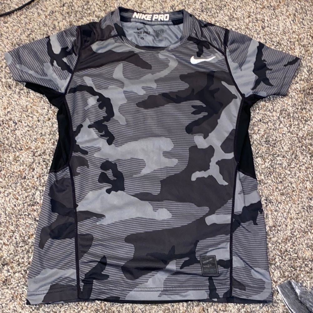 Boys Nike M dri fit